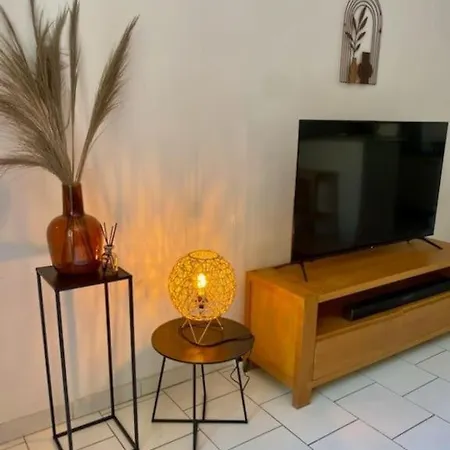 T2 Hyper Centre Renove + Parking, Proche Comedie Montpellier